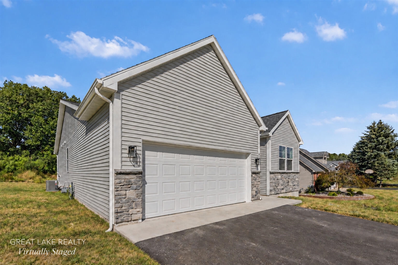 Photo 2 of Single family home for sale at 3132 Scenic Hills Dr, Williamsburg, MI 49690 | MLS# 70546212 | Listing updated on 2026-09-18