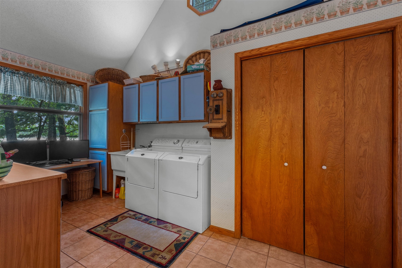 4th image of 1890 Hemlock Crest Dr, Quincy, MI 49082 | MLS# 70546232
