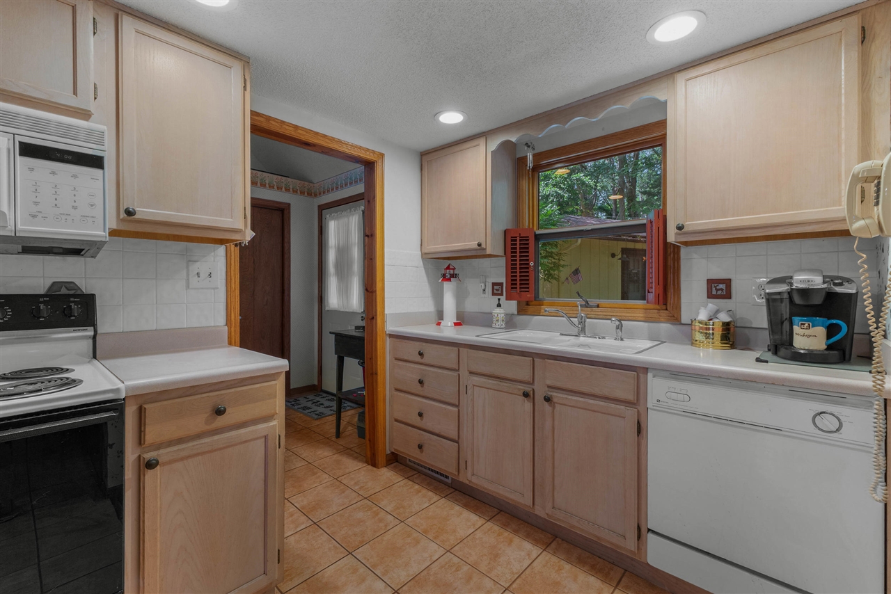 45th image of 1890 Hemlock Crest Dr, Quincy, MI 49082 | MLS# 70546232