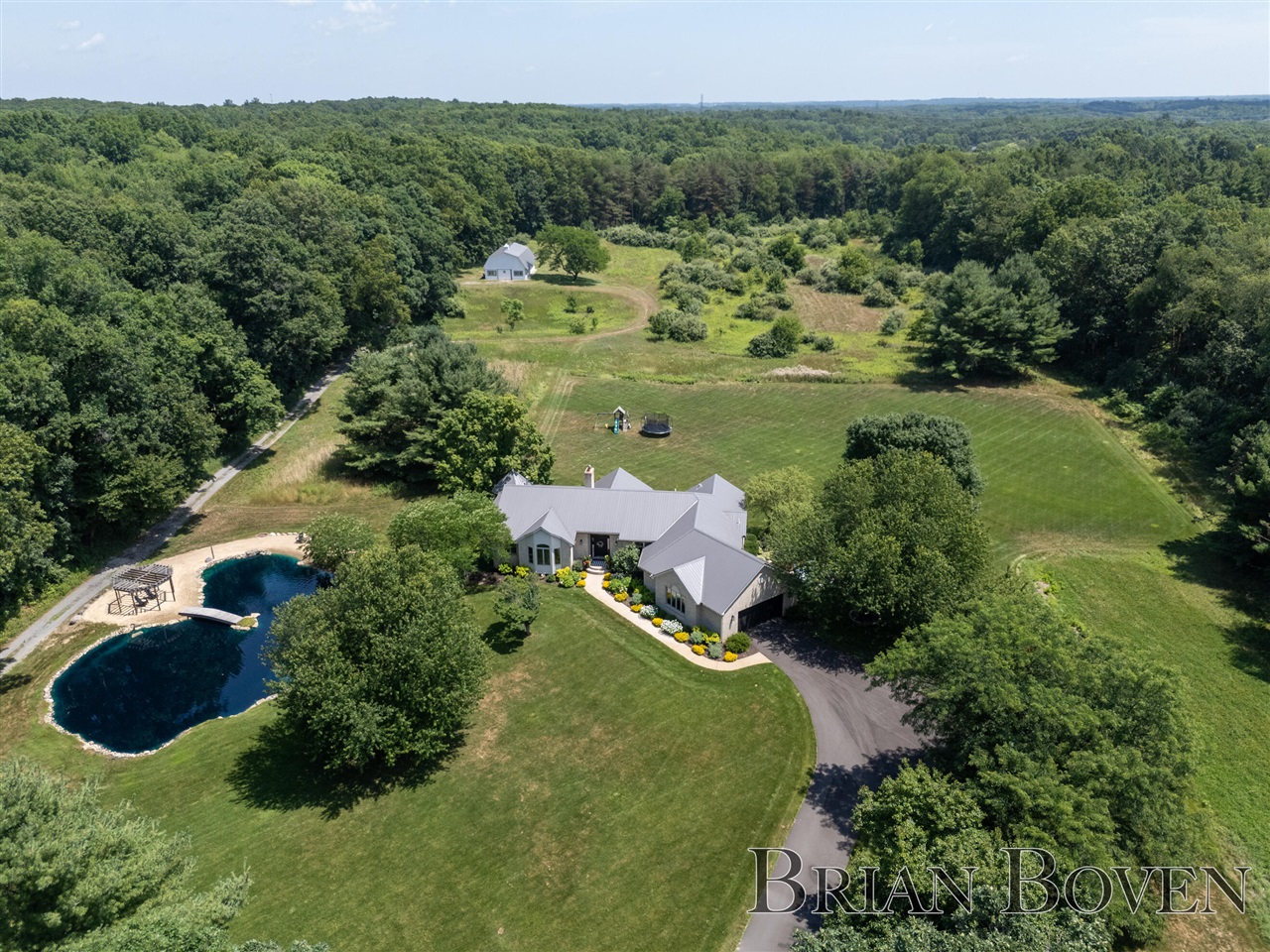 2nd image of 8580 Winterforest Dr, Rockford, MI 49341 | MLS# 70546267