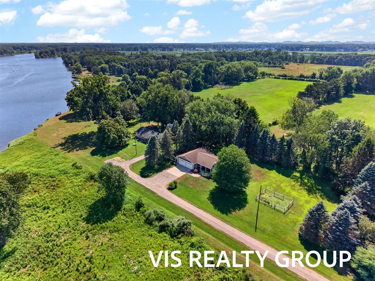 3rd image of 14943 Groenevelt Rd, Spring Lake, MI 49456 | MLS# 70546276