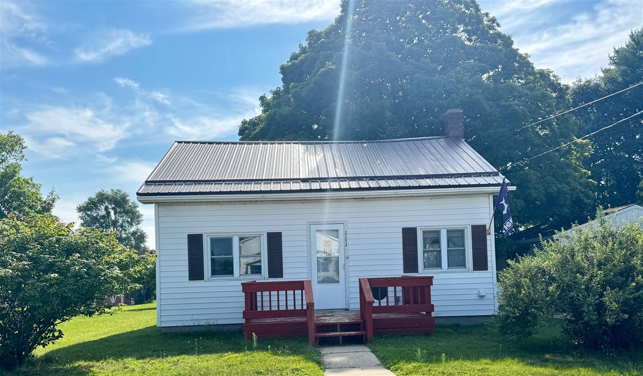 3rd image of 111 S Hemlock St, Evart, MI 49631 | MLS# 70546284