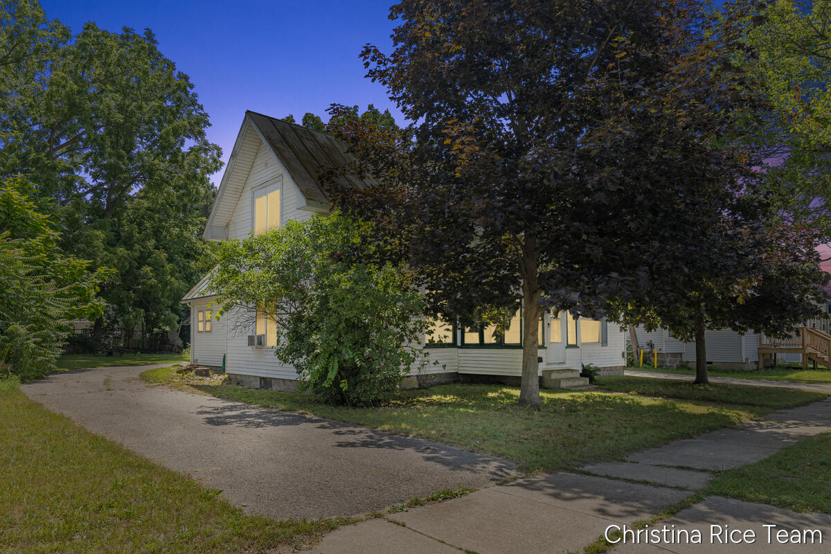 2nd image of 115 E Congress St, Belding, MI 48809 | MLS# 70546299