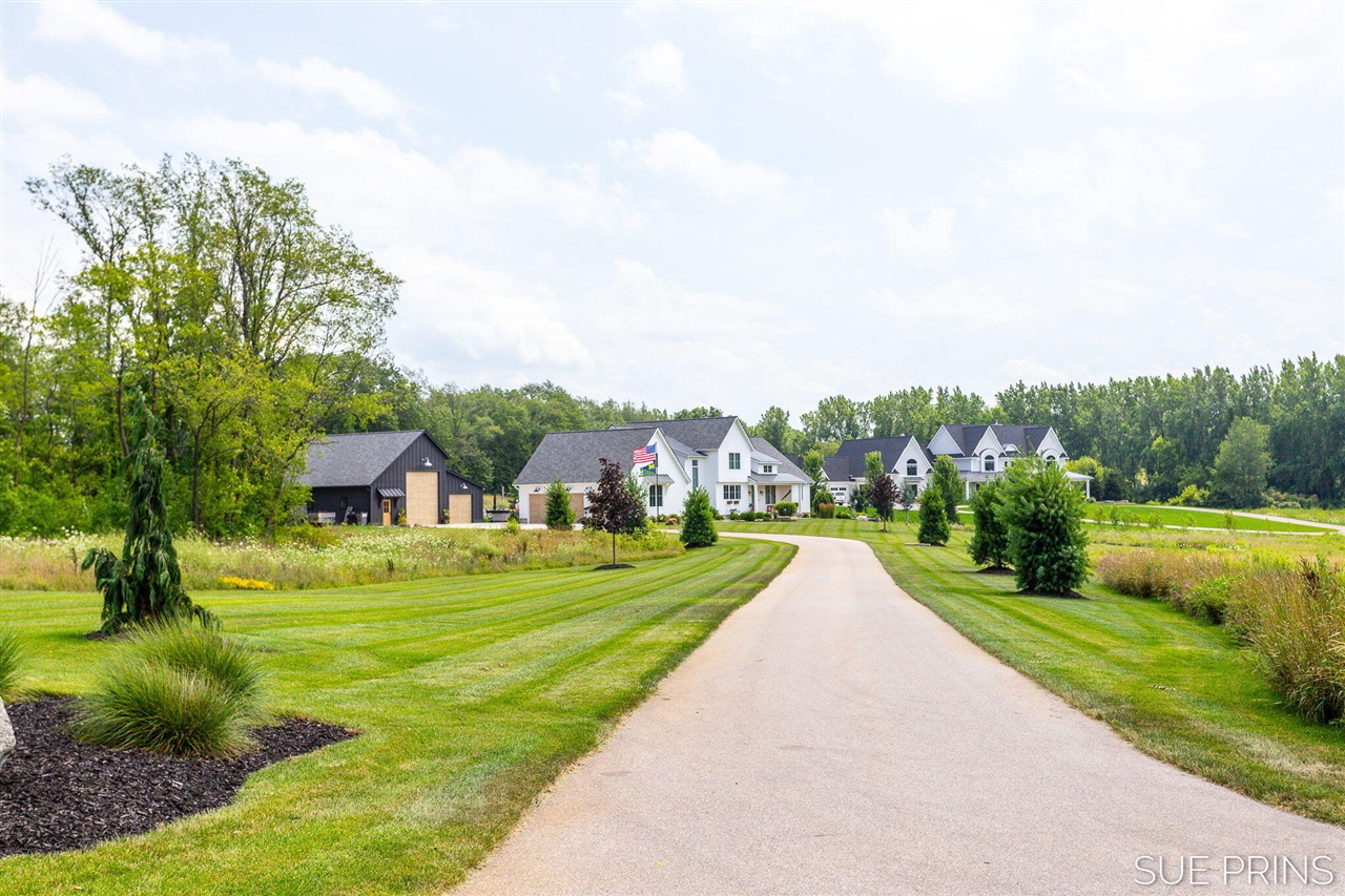 2nd image of 4668 76th St, Byron Center, MI 49315 | MLS# 70546310