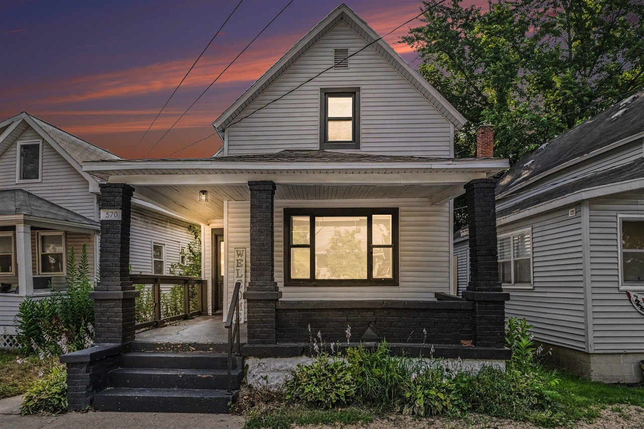 Photo 2 of Single family home for sale at 570 Valley Ave, Grand Rapids, MI 49504 | MLS# 70546313 | Listing updated on 2026-09-20