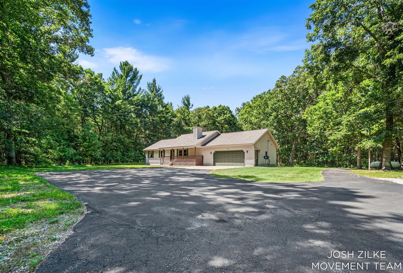 3rd image of 1528 Silver Creek Rd, Whitehall, MI 49461 | MLS# 70546320