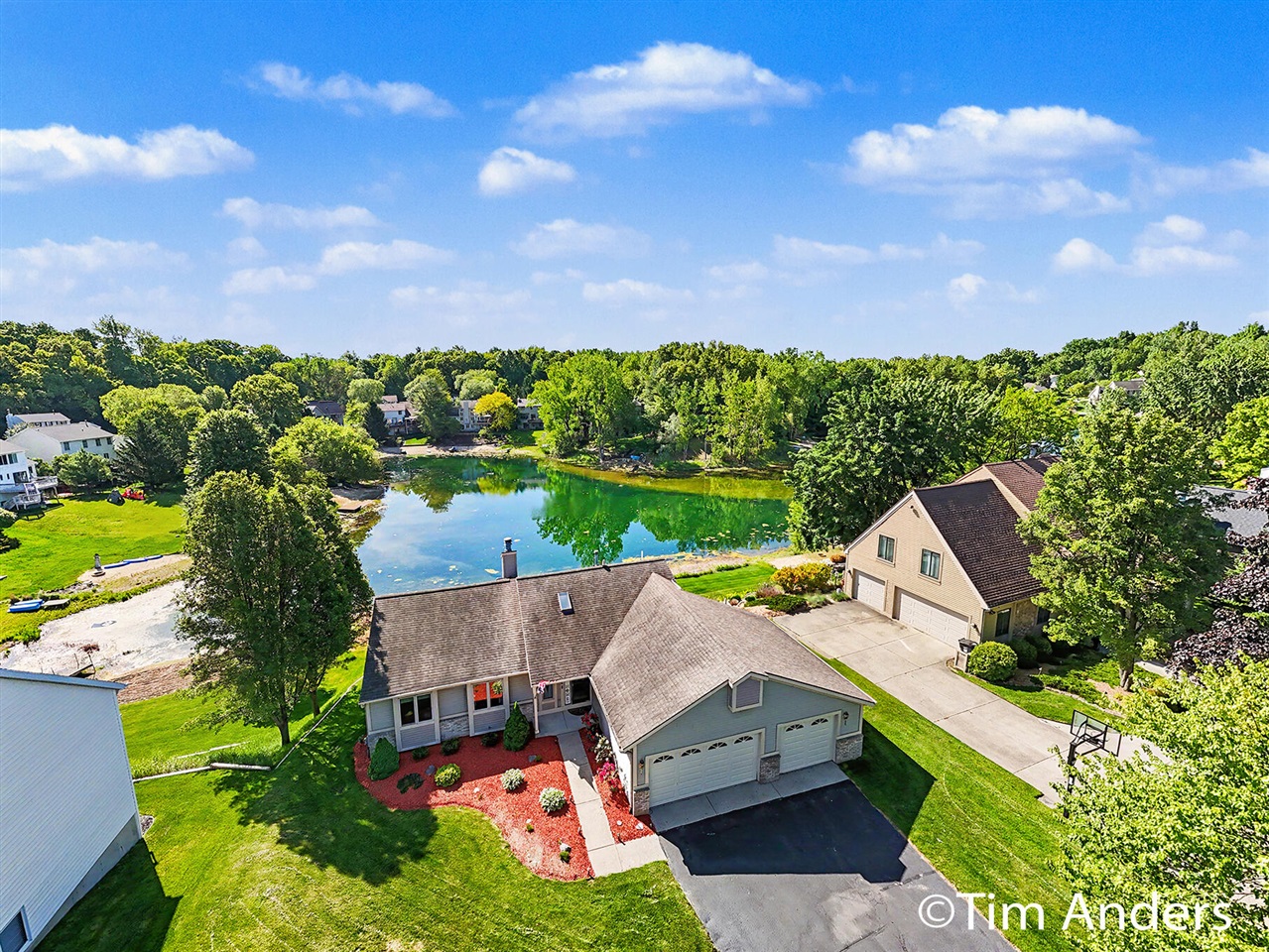 2nd image of 6090 Arroyo Vista Dr, Rockford, MI 49341 | MLS# 70546334