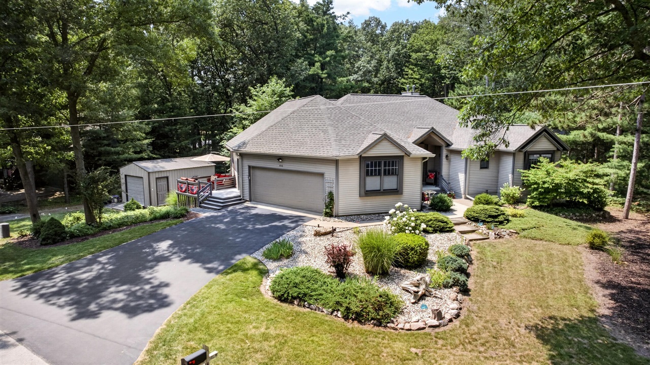 1st image of 416 N Rush St, Pentwater, MI 49449 | MLS# 70546345