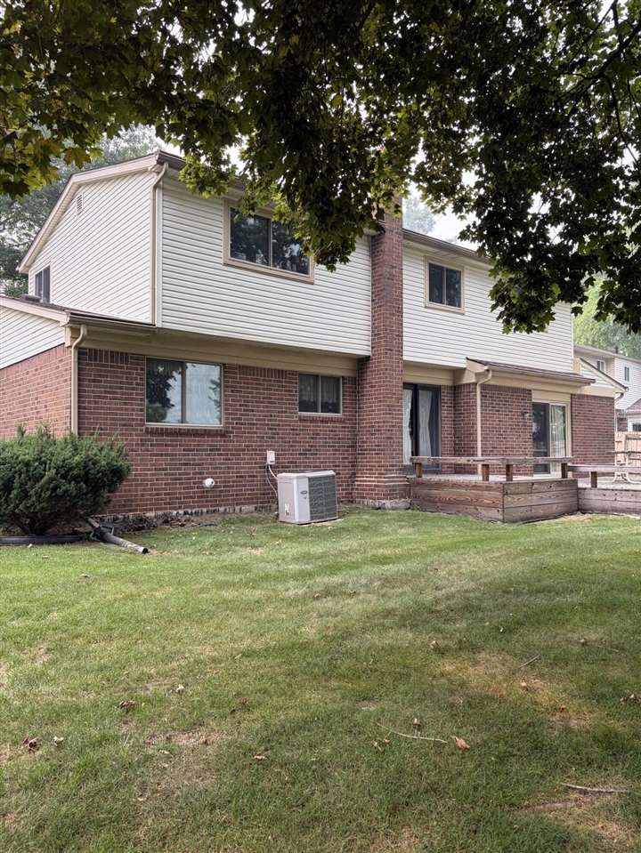 Photo 3 of Single family home for sale at 359 Old Crk Dr, Saline, MI 48176 | MLS# 70546352 | Listing updated on 2026-09-16