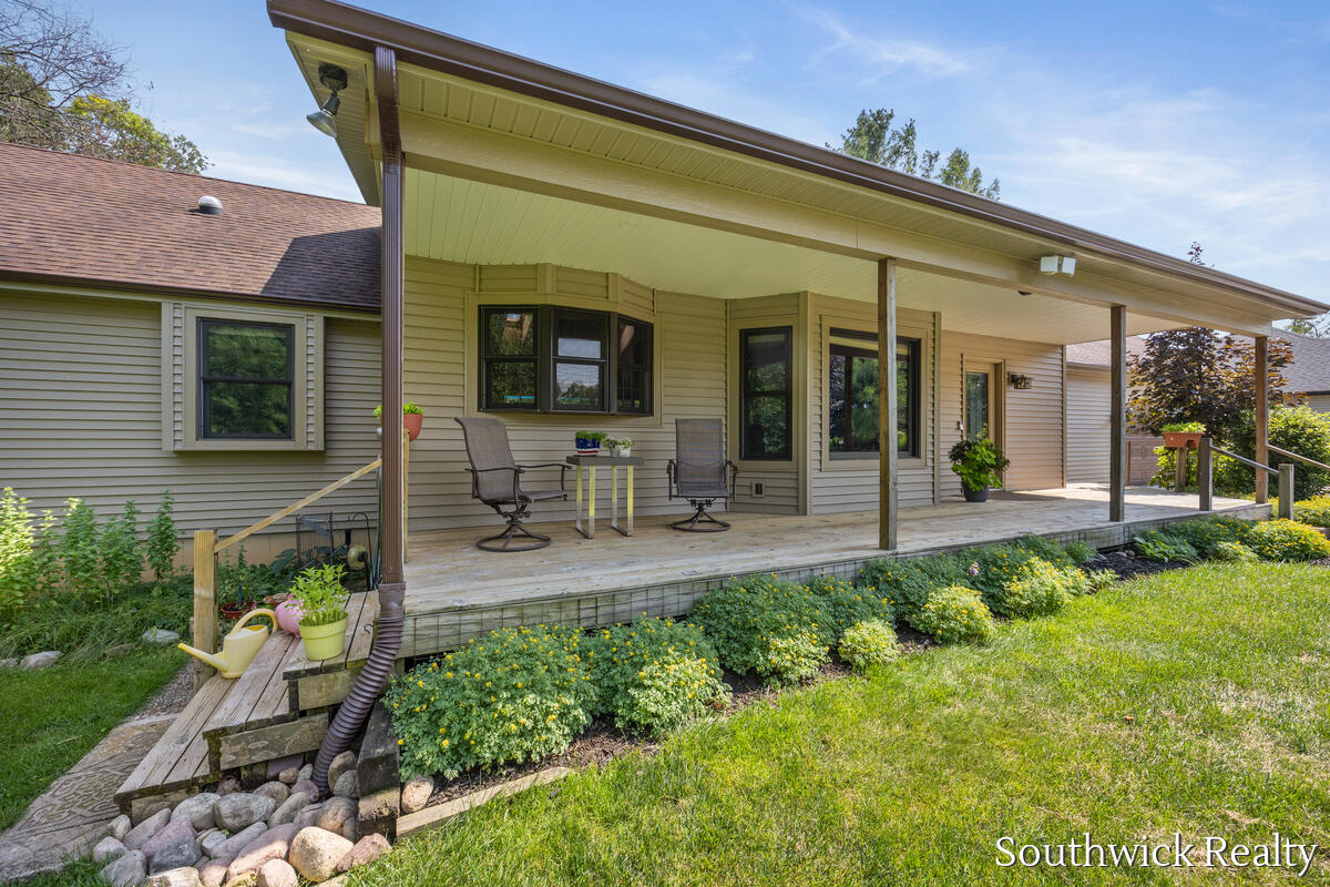 3rd image of 2484 Shadow Lake Ct, Grand Rapids, MI 49505 | MLS# 70546353