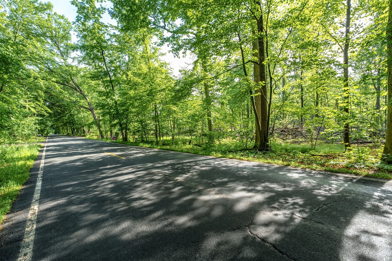 1st image of 10905 E Shore Dr, Portage, MI 49002 | MLS# 70546382
