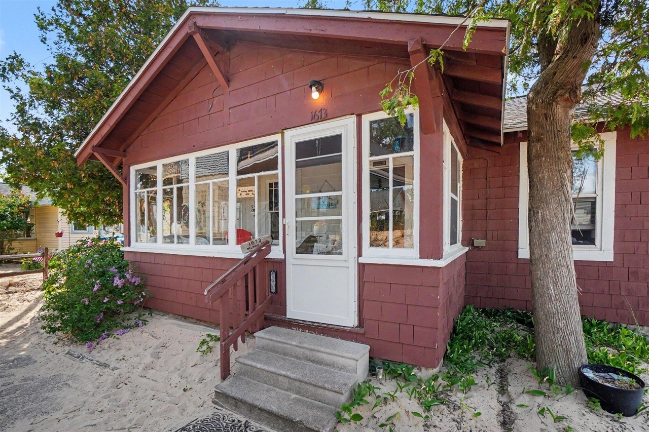 1st image of 1675 Nelson St, Muskegon, MI 49441 | MLS# 70546391
