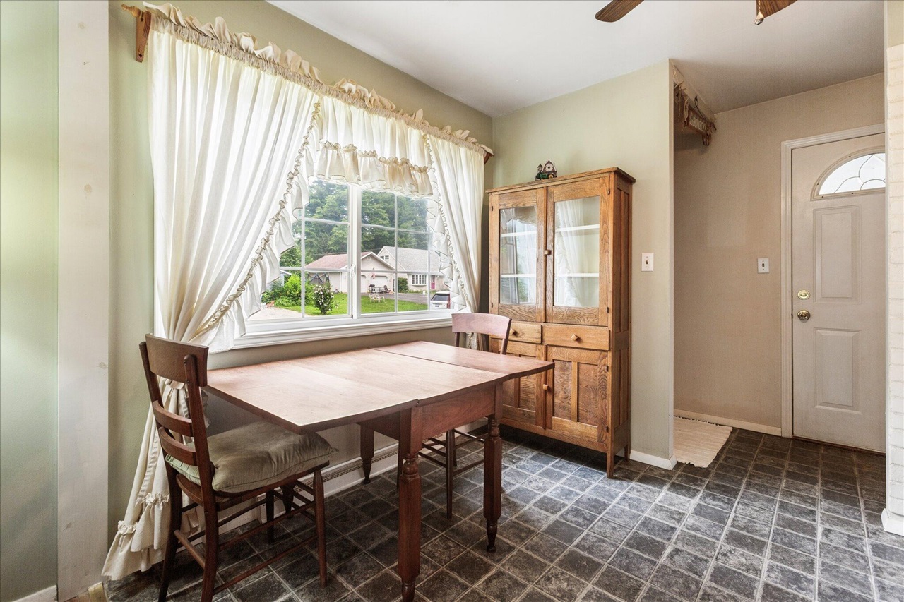 3rd image of 441 E Parsons Ave, Watervliet, MI 49098 | MLS# 70546393