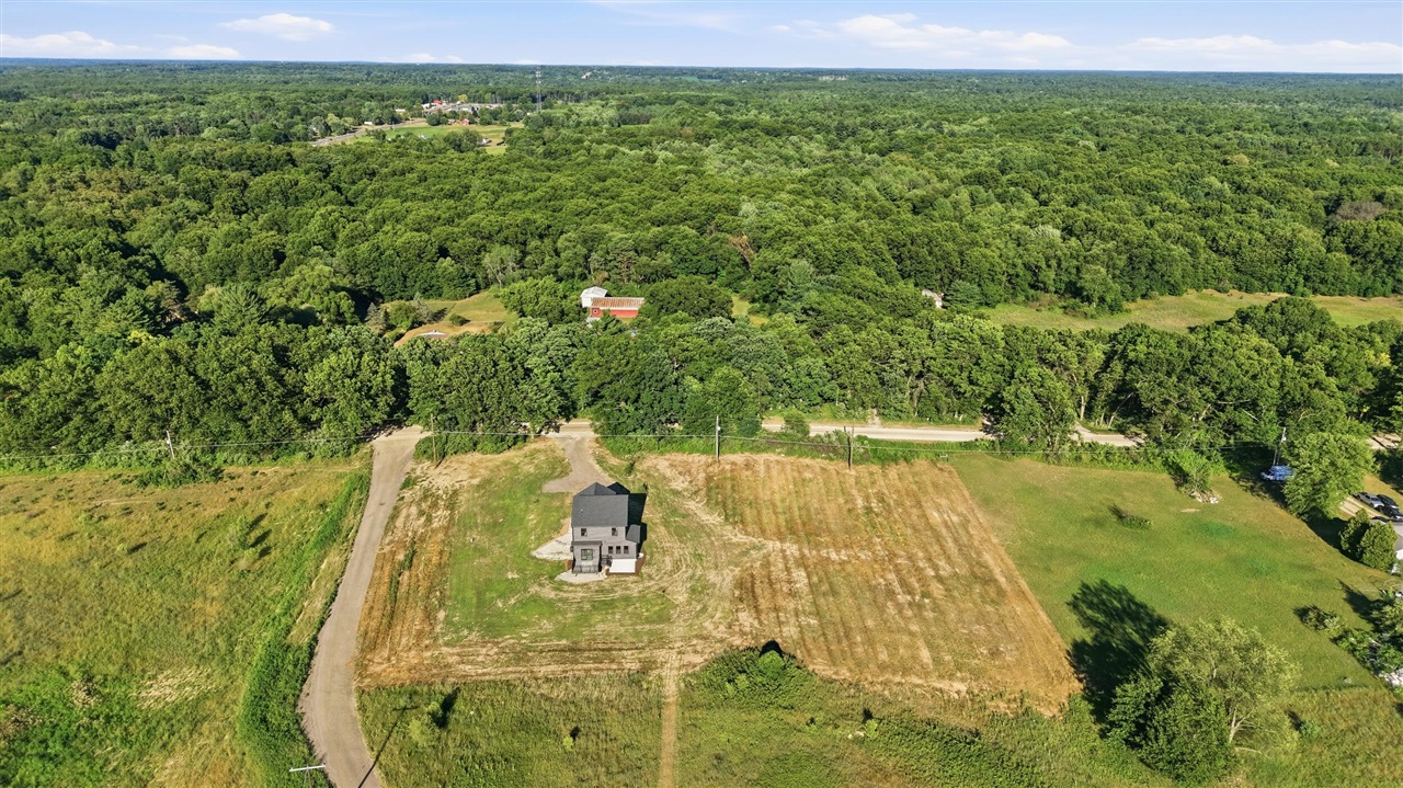 3rd image of 11427 Heintzelman Rd, Rockford, MI 49341 | MLS# 70546404