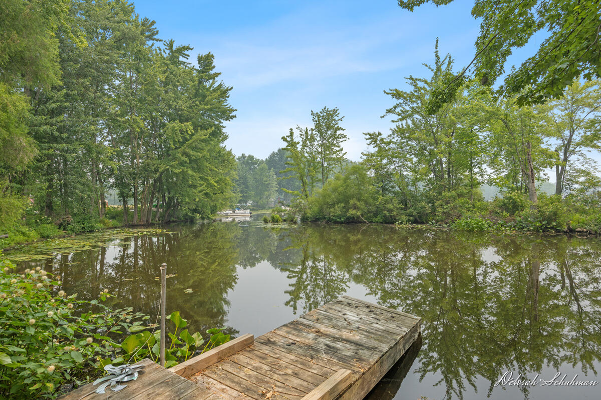 Photo 3 of Sale Pending at 9696 10 Mile Rd, Rockford, MI 49341 | MLS# 70546425 | Listing updated on 2026-09-21