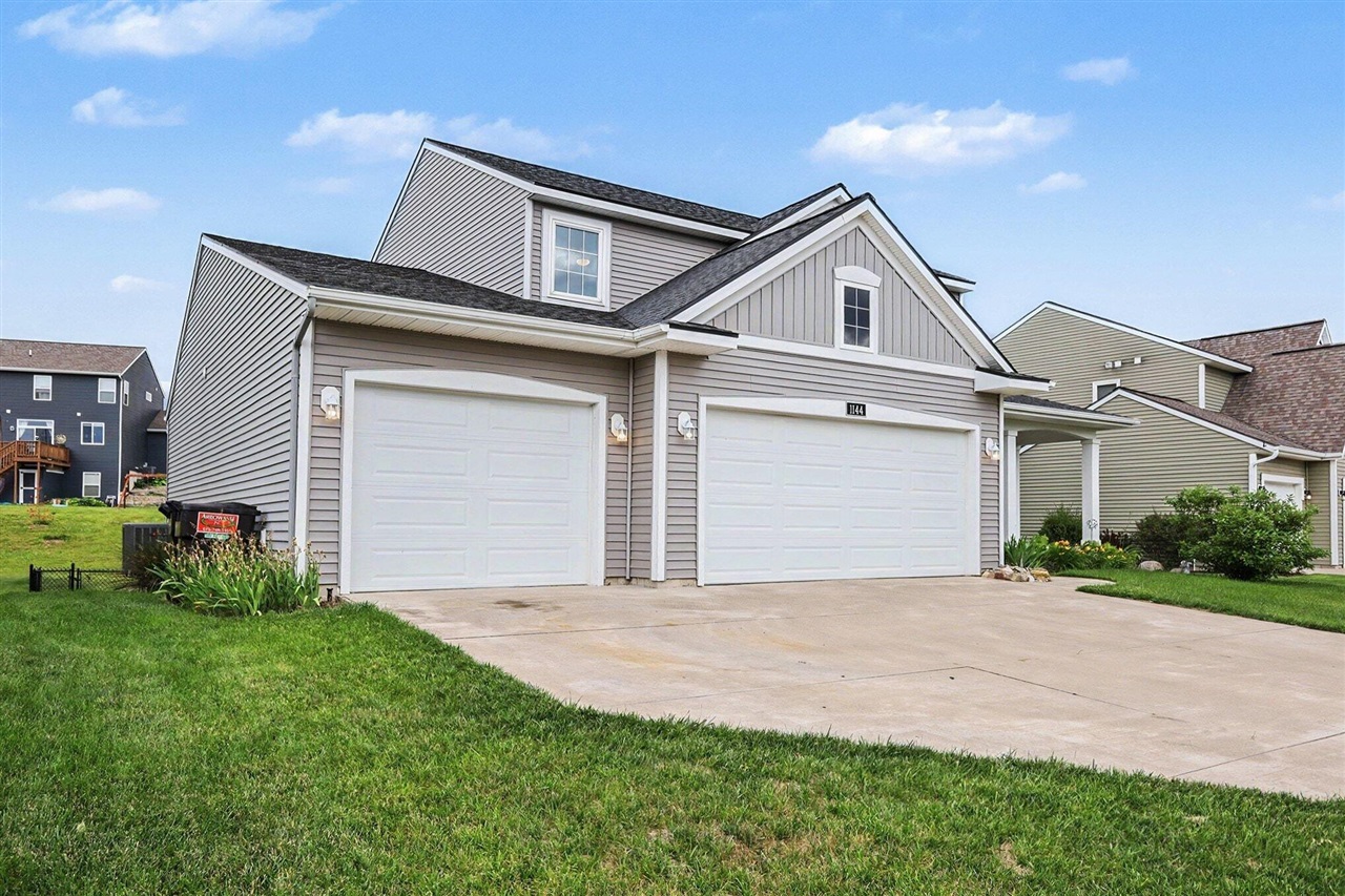 3rd image of 1144 Cobblestone Way Dr, Byron Center, MI 49315 | MLS# 70546449