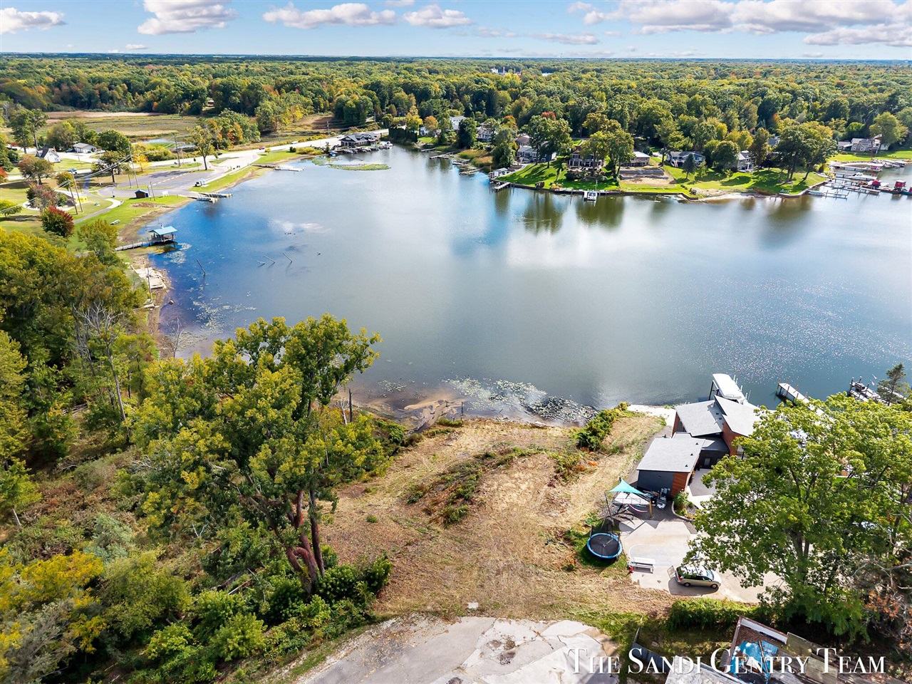 Land for sale at 148 Lake St, Fruitport, MI 49415-8741 | MLS# 70546459