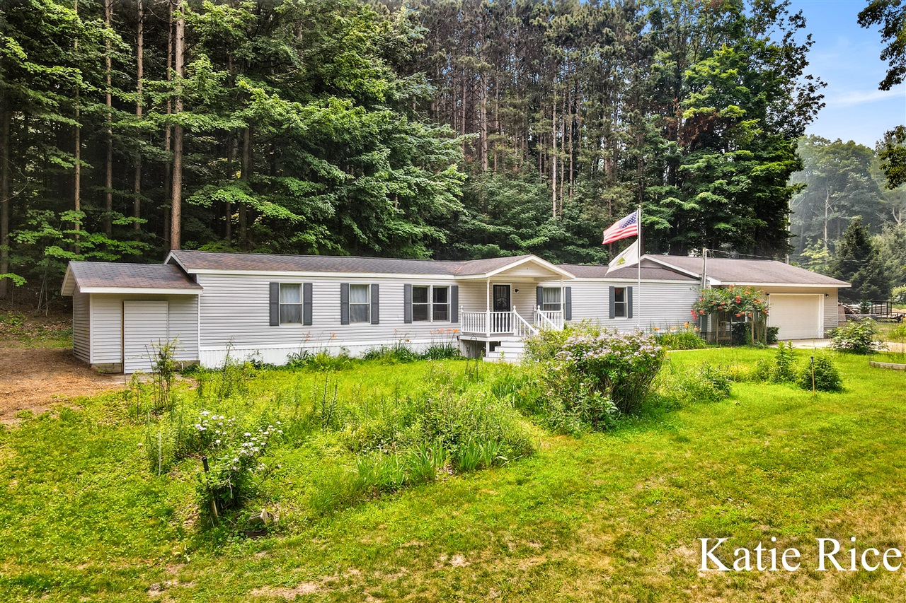 Homes for sale in Montague, MI | 6411 W Cleveland Rd, Montague, MI 49437 | MLS# 70546473