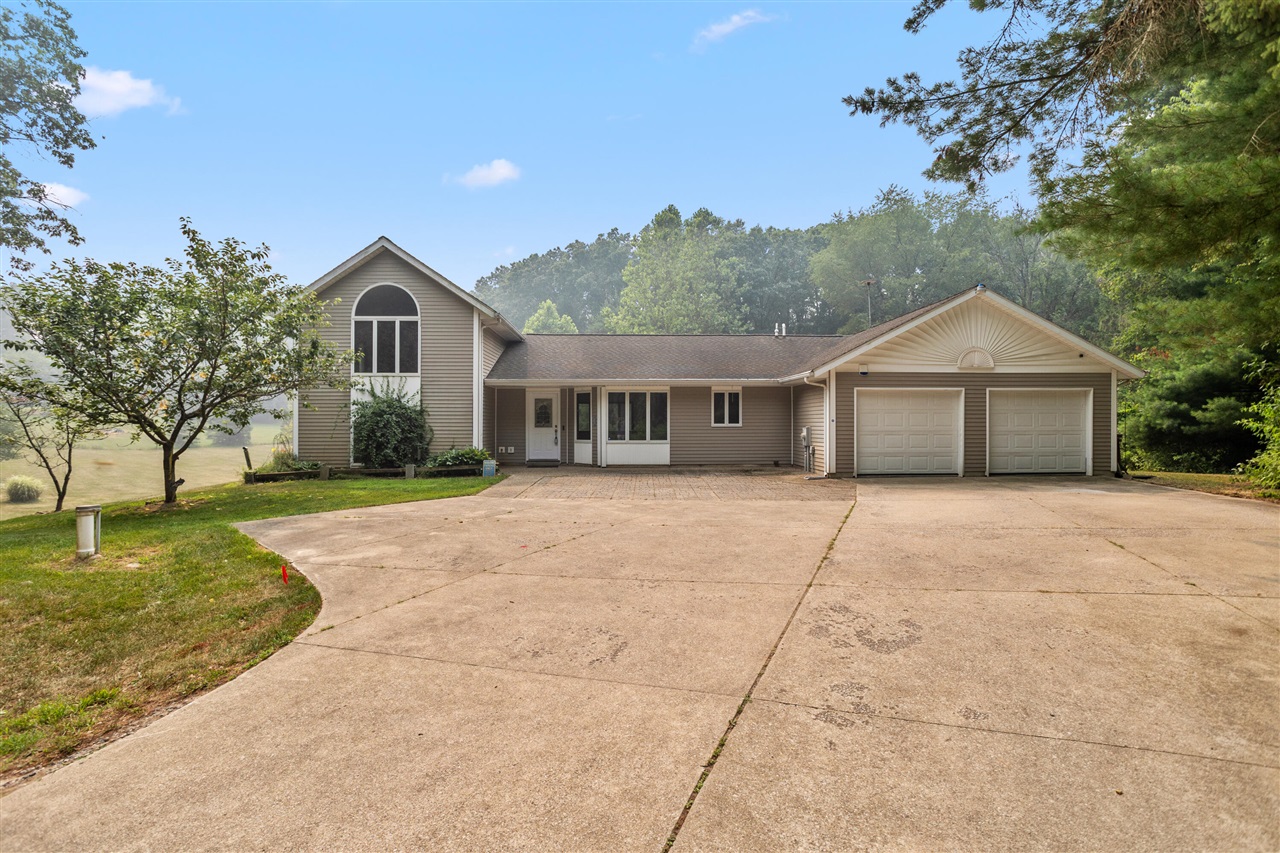 1st image of 8270 Huff Rd, Bellevue, MI 49021 | MLS# 70546481