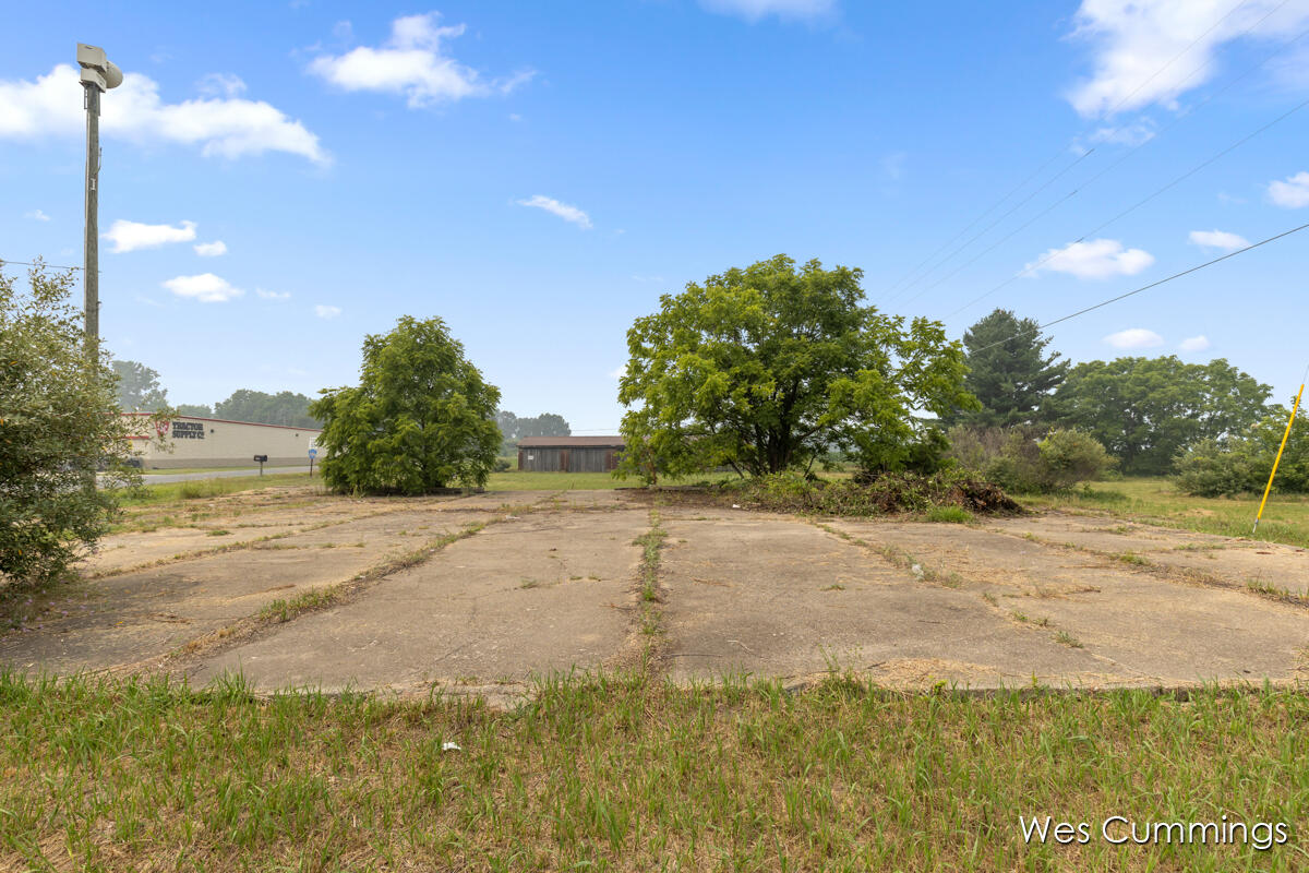 3rd image of 5998 S Greenville Rd, Greenville, MI 48838 | MLS# 70546492