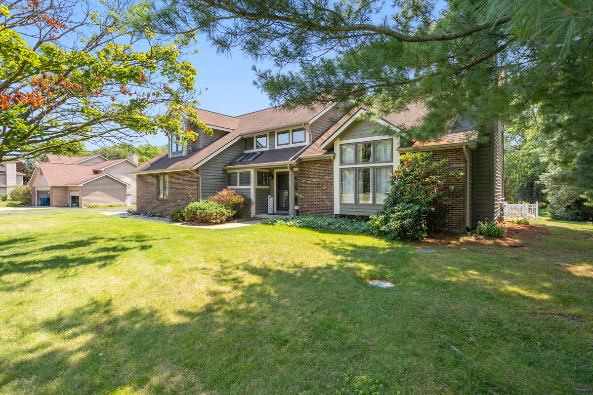 2nd image of 111 Tiffany Ln, Battle Creek, MI 49015 | MLS# 70546497