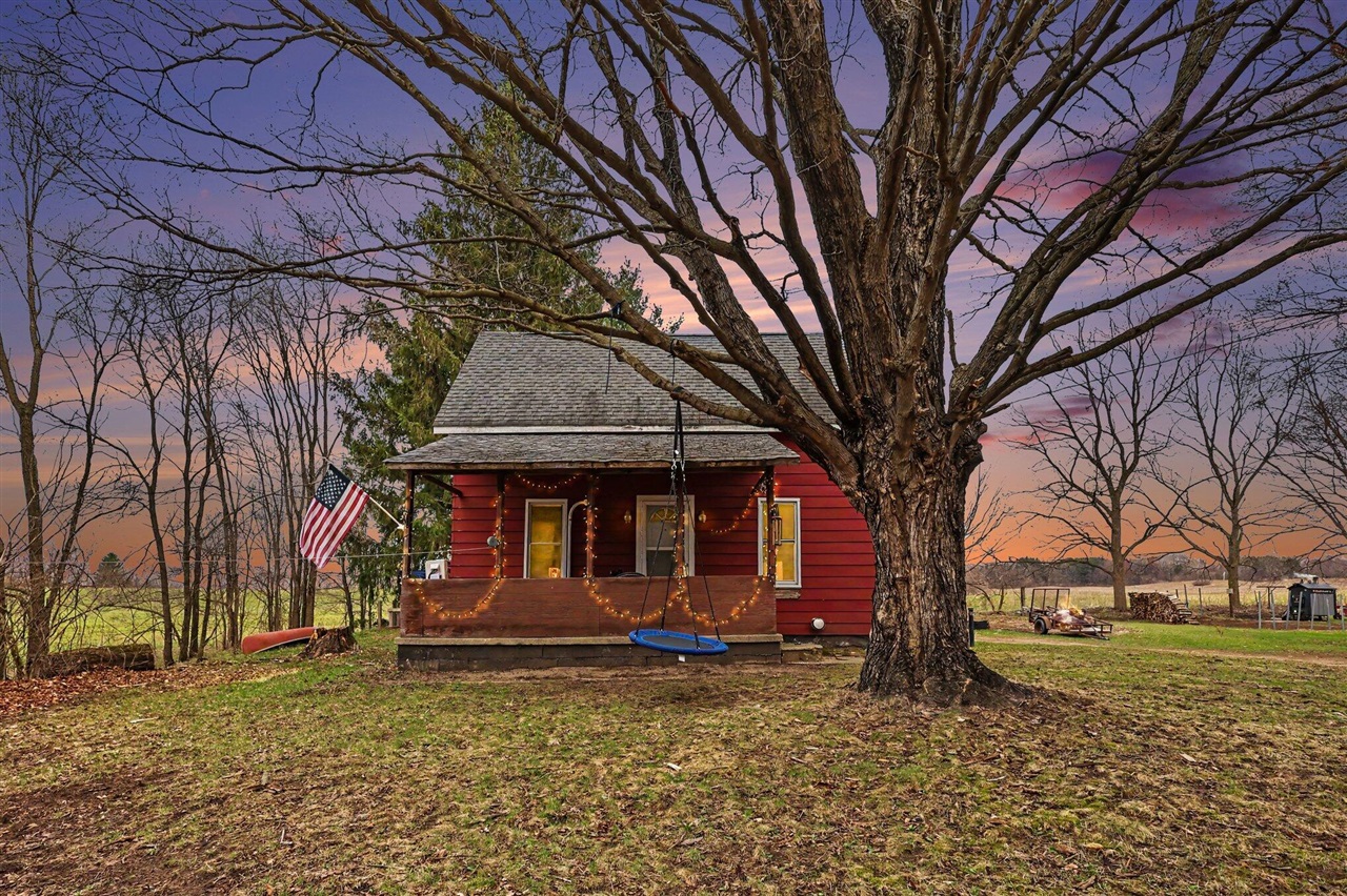 1st image of 3521 S 204th Ave, Hesperia, MI 49421 | MLS# 70546505