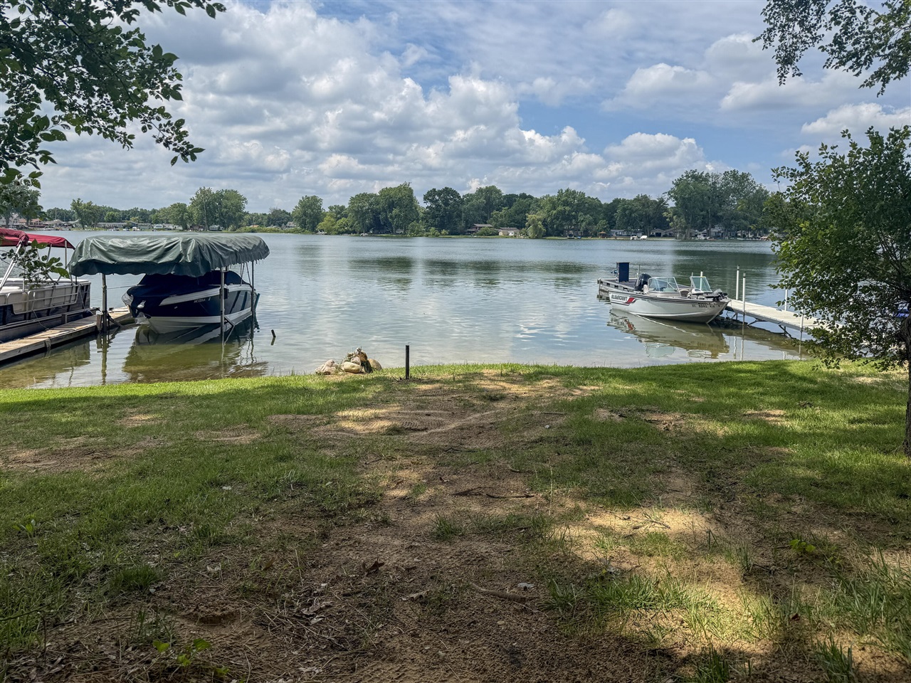 3rd image of 52411 Lakeview Dr, Dowagiac, MI 49047 | MLS# 70546513