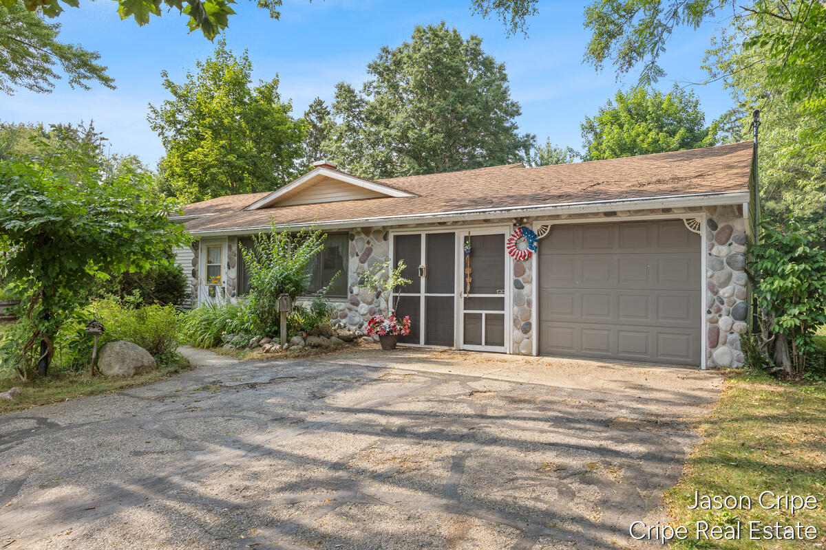 2nd image of 928 E Brierwood St, Greenville, MI 48838 | MLS# 70546521