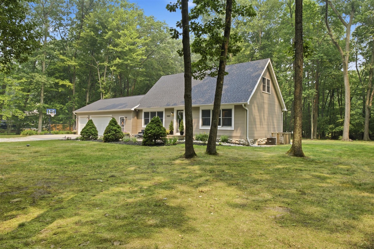2nd image of 13650 148th Ave, Grand Haven, MI 49417 | MLS# 70546563