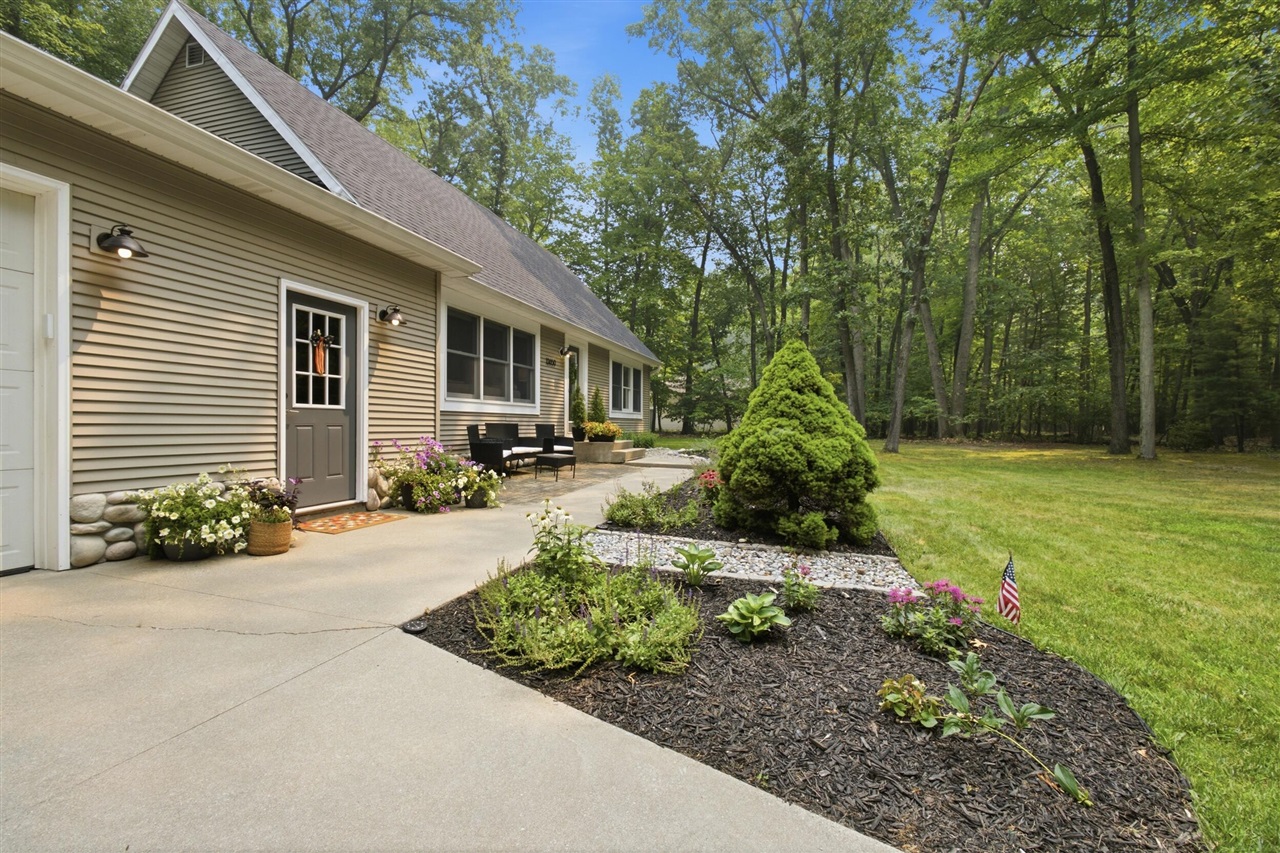 3rd image of 13650 148Th Ave, Grand Haven, MI 49417 | MLS# 70546563