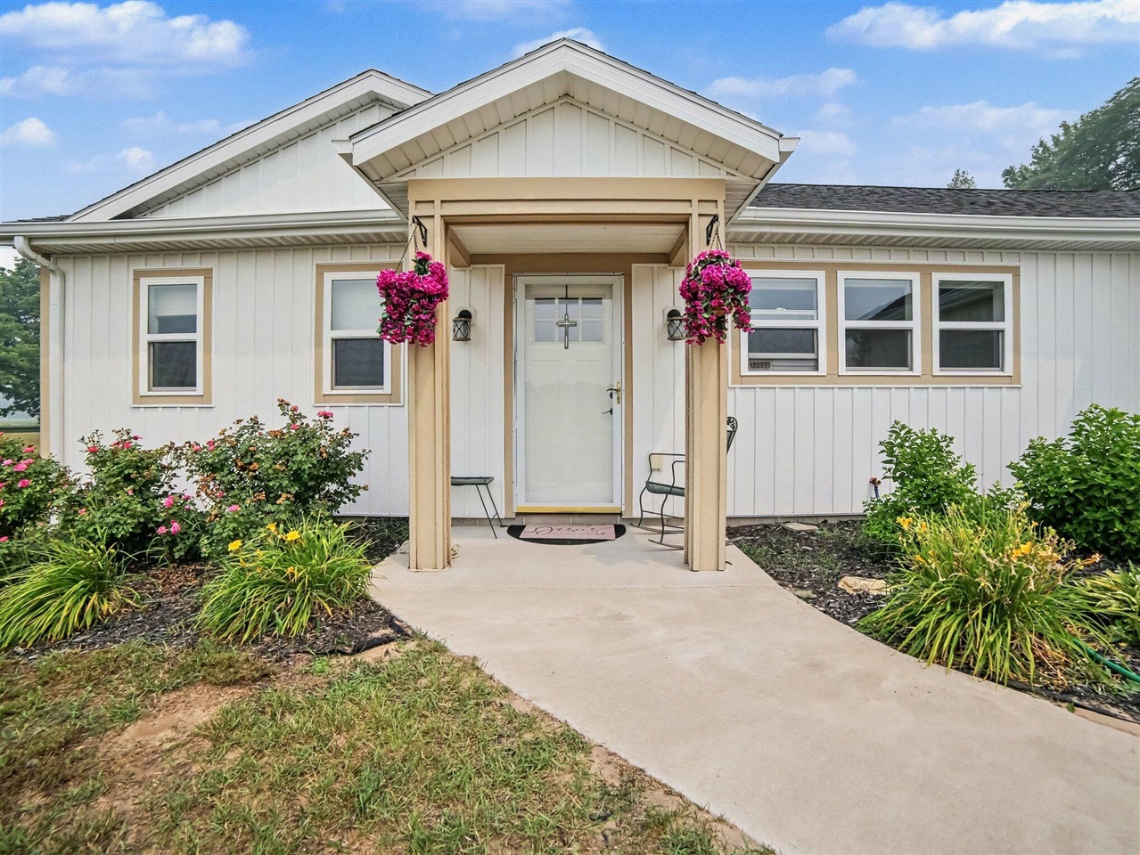 Photo 2 of Single family home for sale at 3970 W Destiny Dr, Hart, MI 49420 | MLS# 70546564 | Listing updated on 2026-10-05