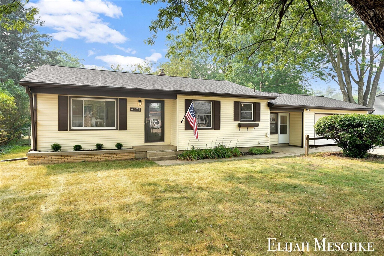 Homes for sale in Jenison, MI | 6873 11th Ave, Jenison, MI 49428 | MLS# 70546583