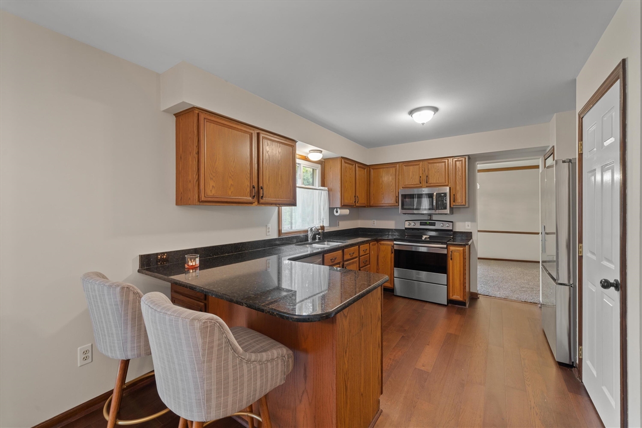 5th image of 25872 Hunt Club Blvd, Farmington Hills, MI 48335 | MLS# 70546594