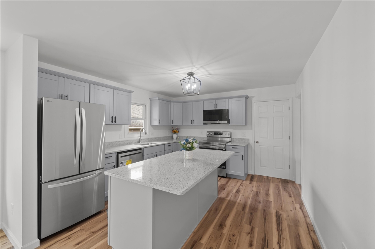2nd image of 761 Westwood Dr, Monroe, MI 48161 | MLS# 70546629