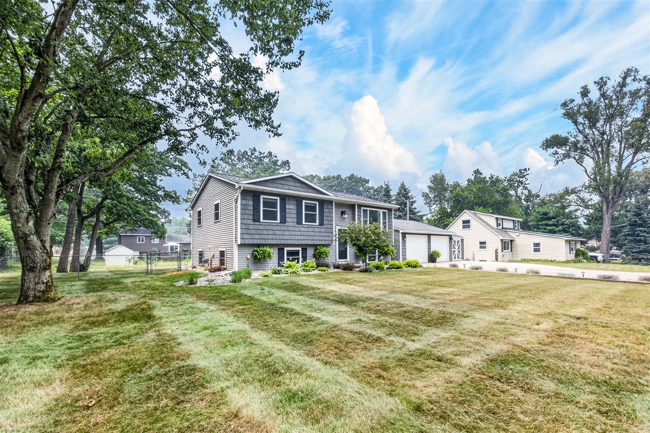 2nd image of 57380 Hamilton Dr, Mattawan, MI 49071 | MLS# 70546640
