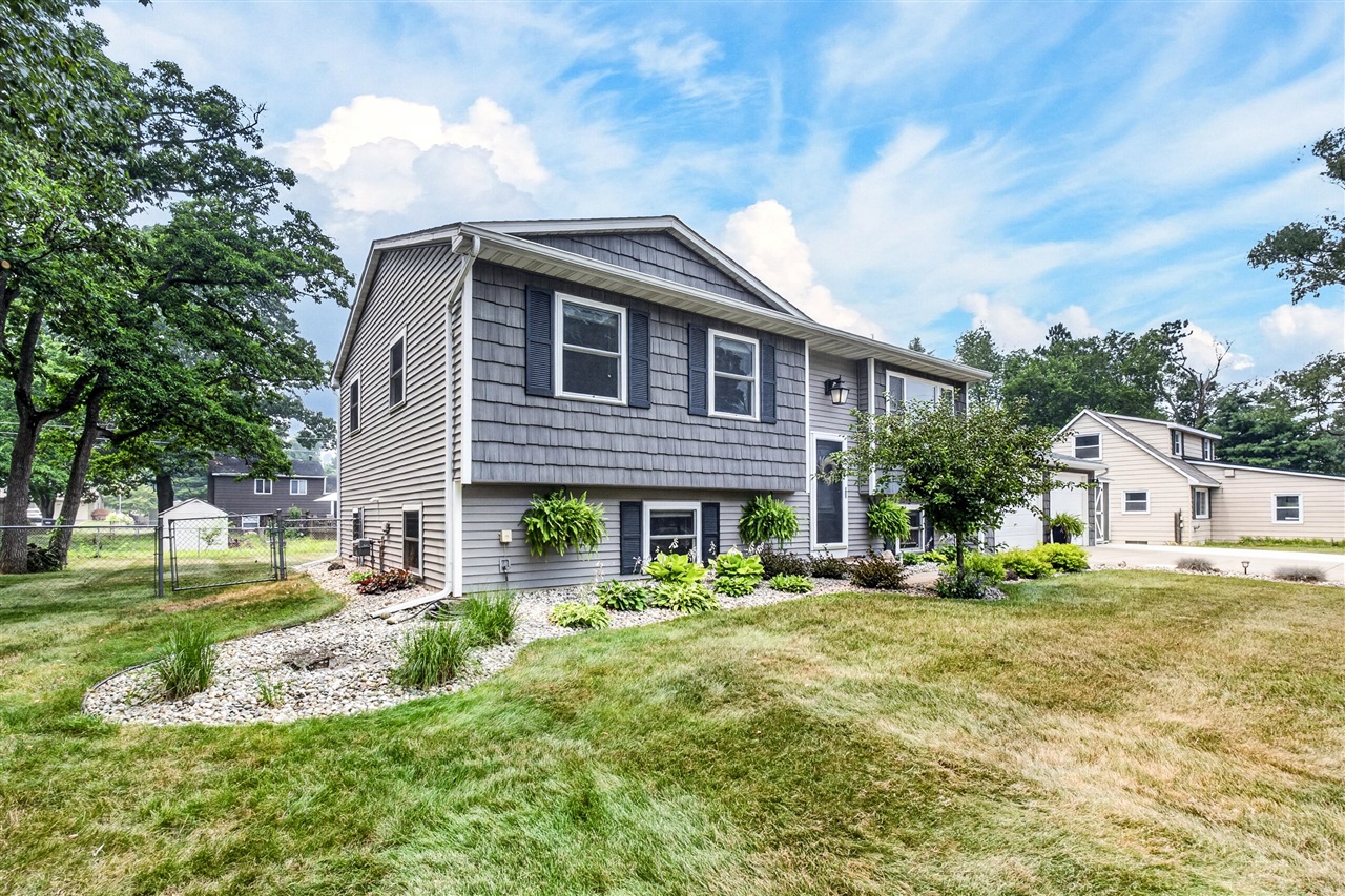 36th image of 57380 Hamilton Dr, Mattawan, MI 49071 | MLS# 70546640