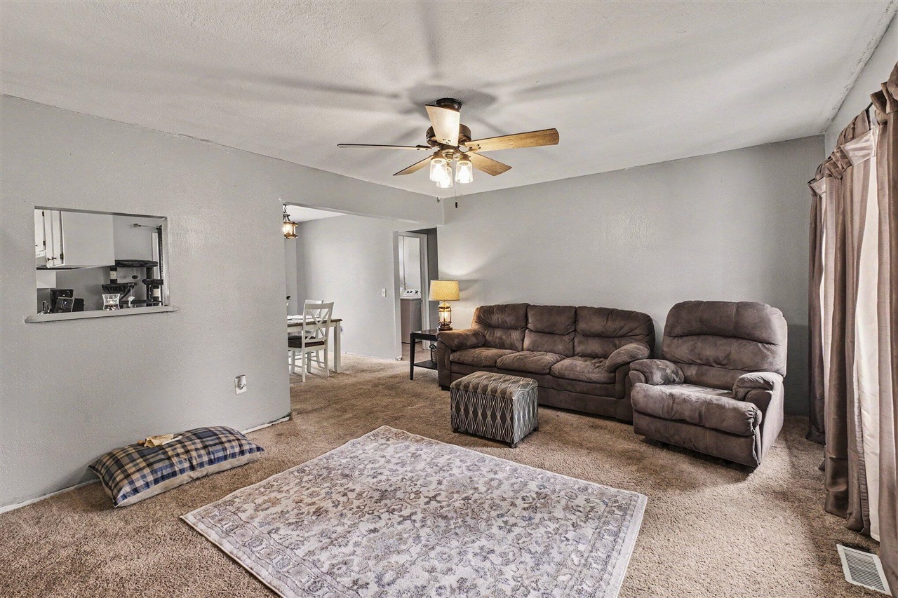 3rd image of 326 E Adams St, Ionia, MI 48846 | MLS# 70546645