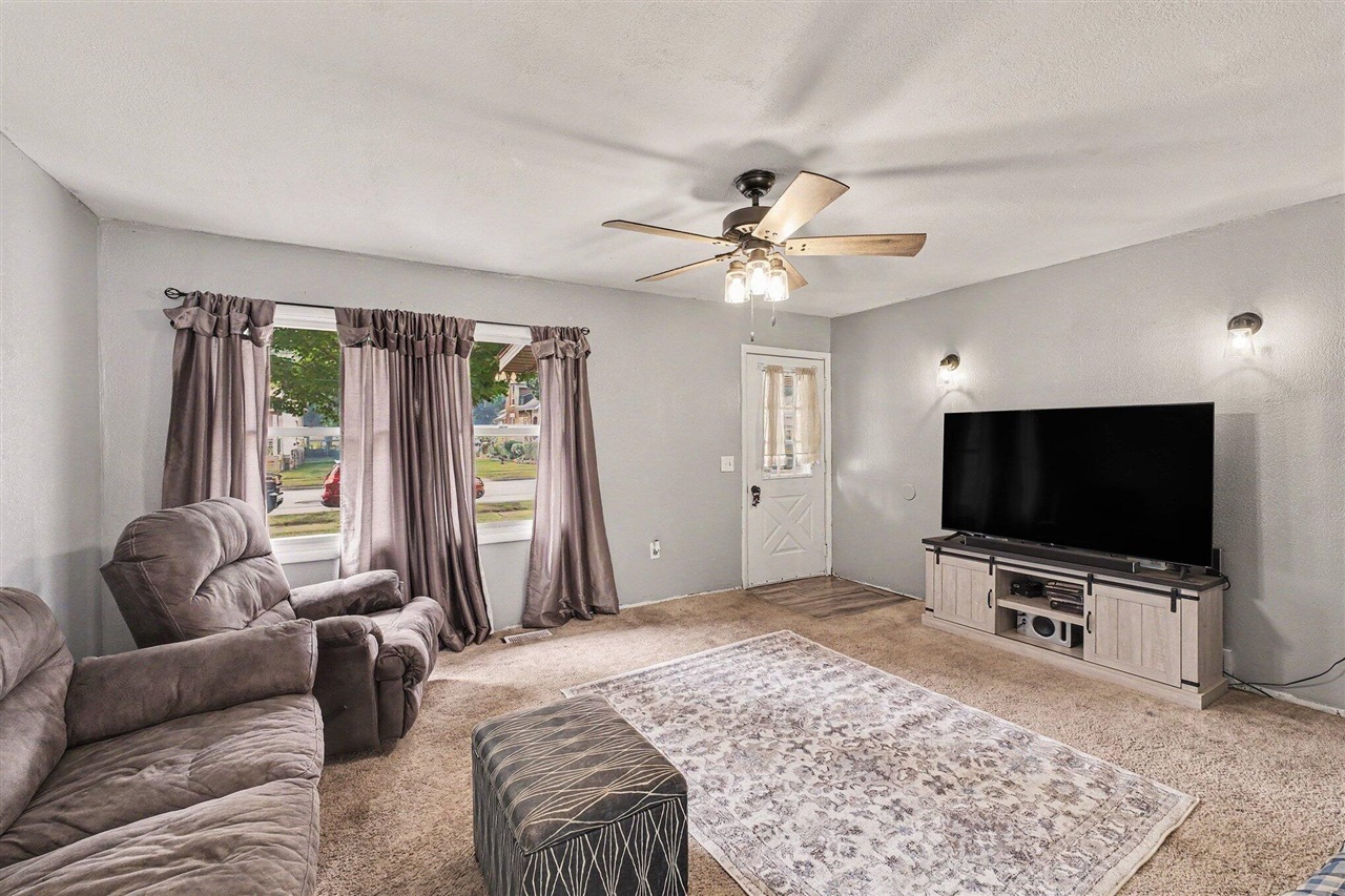 4th image of 326 E Adams St, Ionia, MI 48846 | MLS# 70546645