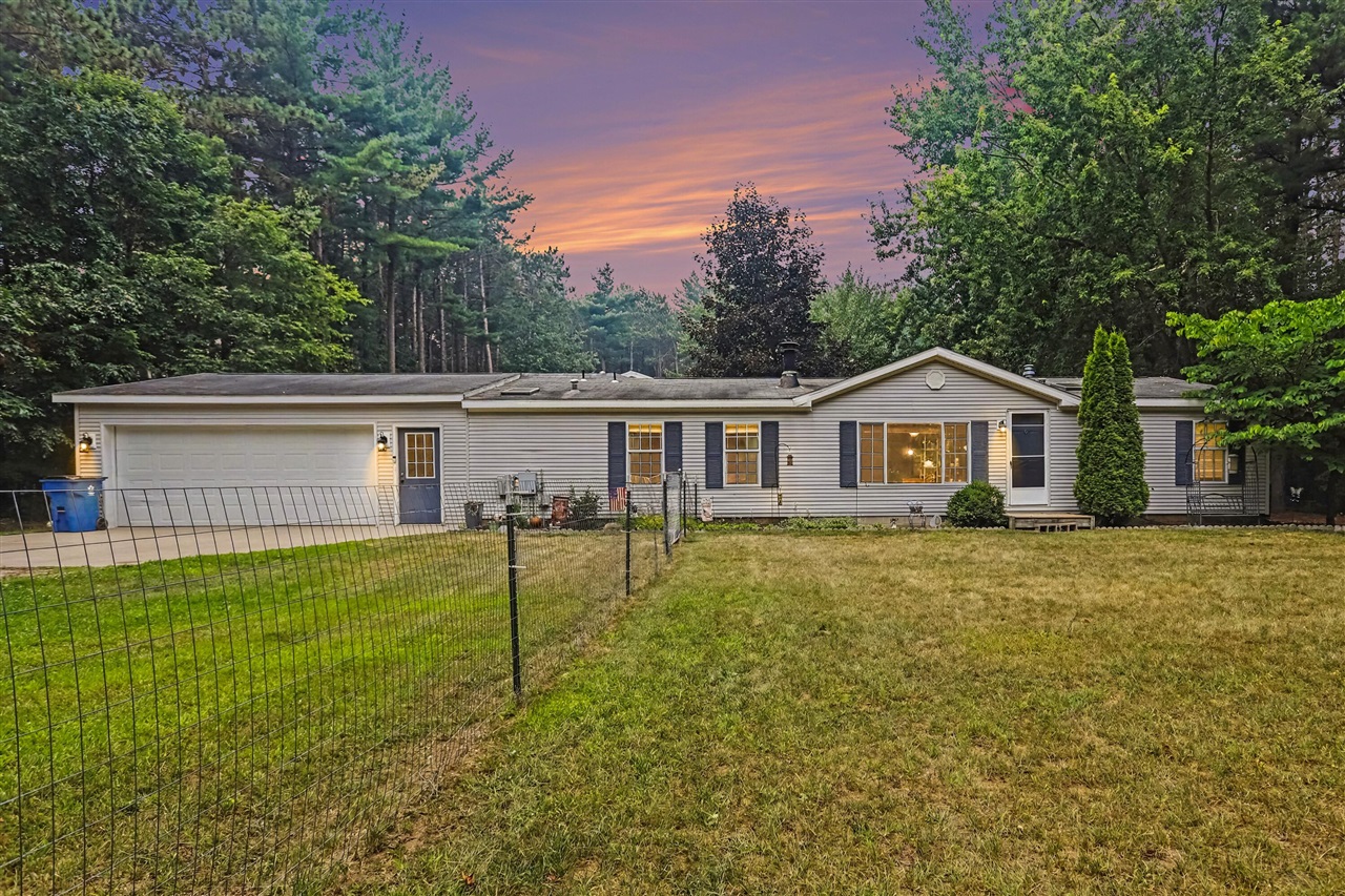 Homes for sale in Plainwell, MI | 6690 Dennison Rd, Plainwell, MI 49080 | MLS# 70546648