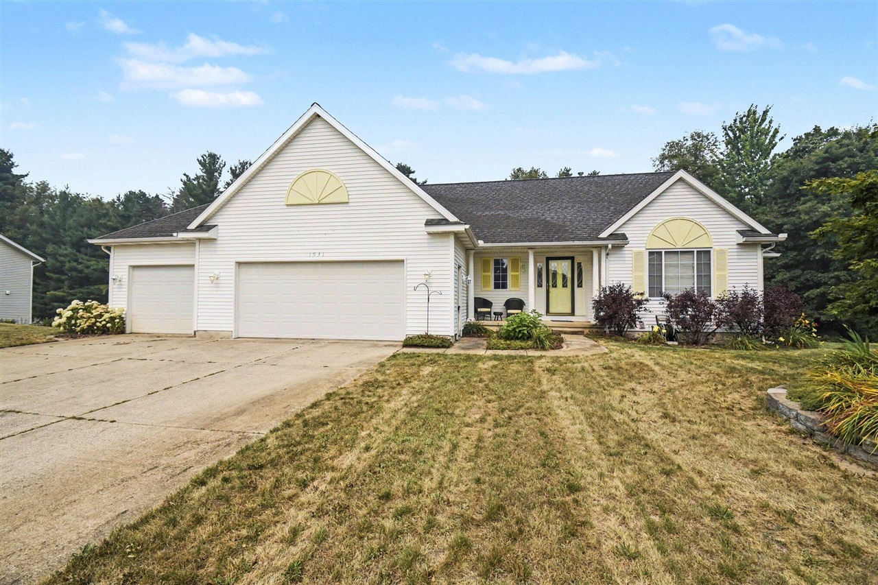 2nd image of 1931 Valley Pines Dr, Hastings, MI 49058 | MLS# 70546682