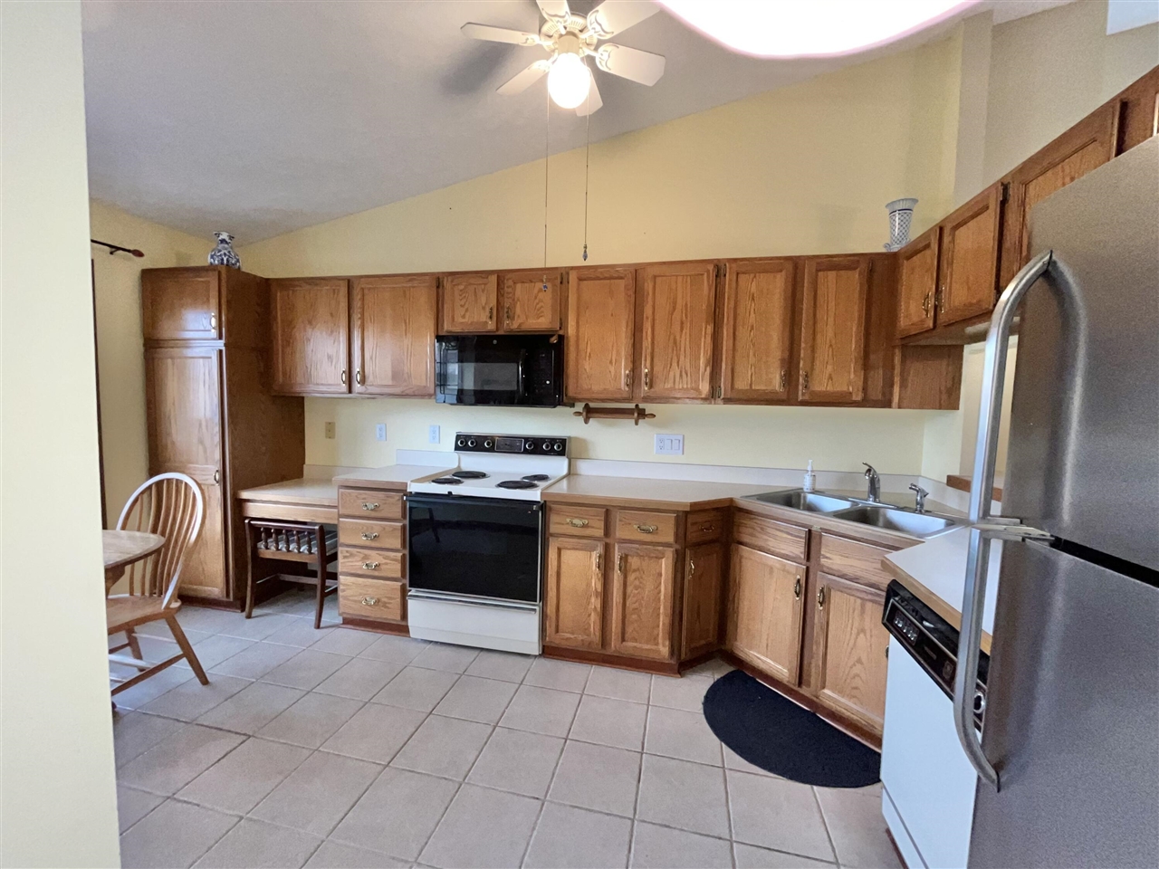 3rd image of 6515 Brook Trl, Lansing, MI 48917 | MLS# 70546684