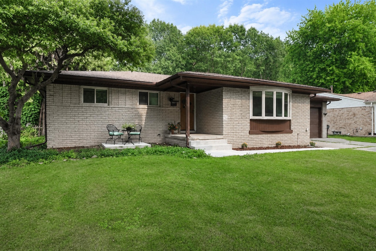 1st image of 53284 Wolf Dr, Shelby Township, MI 48316 | MLS# 70546696