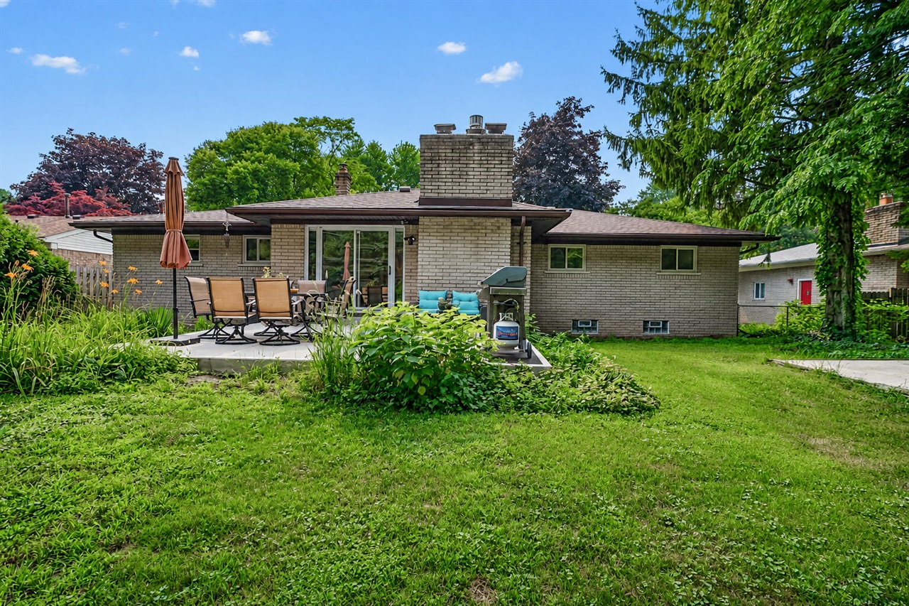 3rd image of 53284 Wolf Dr, Shelby Township, MI 48316 | MLS# 70546696