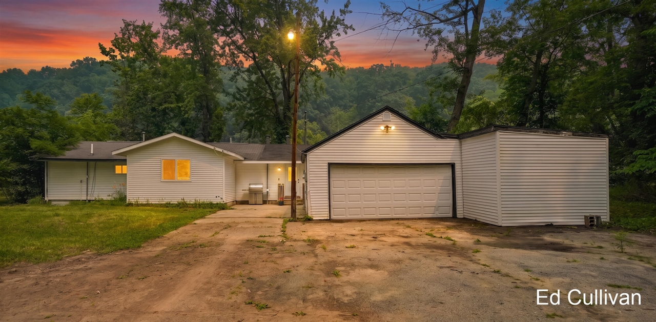 1st image of 6415 W Bell Meadow Dr, Grant, MI 49327 | MLS# 70546699