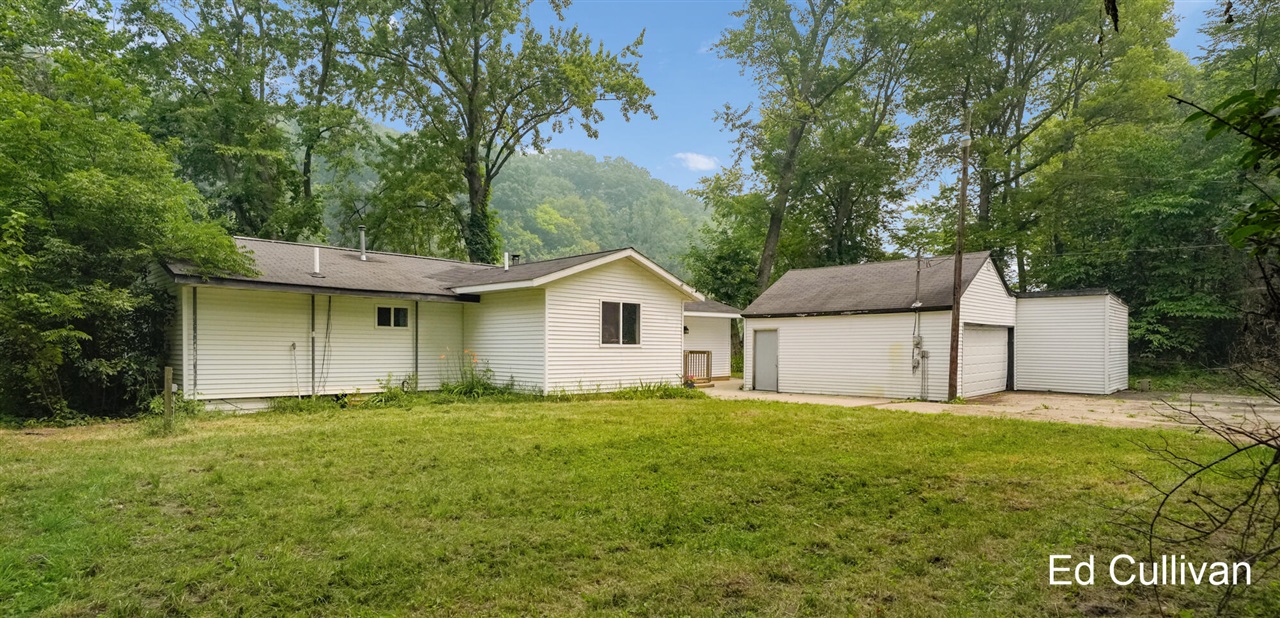 2nd image of 6415 W Bell Meadow Dr, Grant, MI 49327 | MLS# 70546699