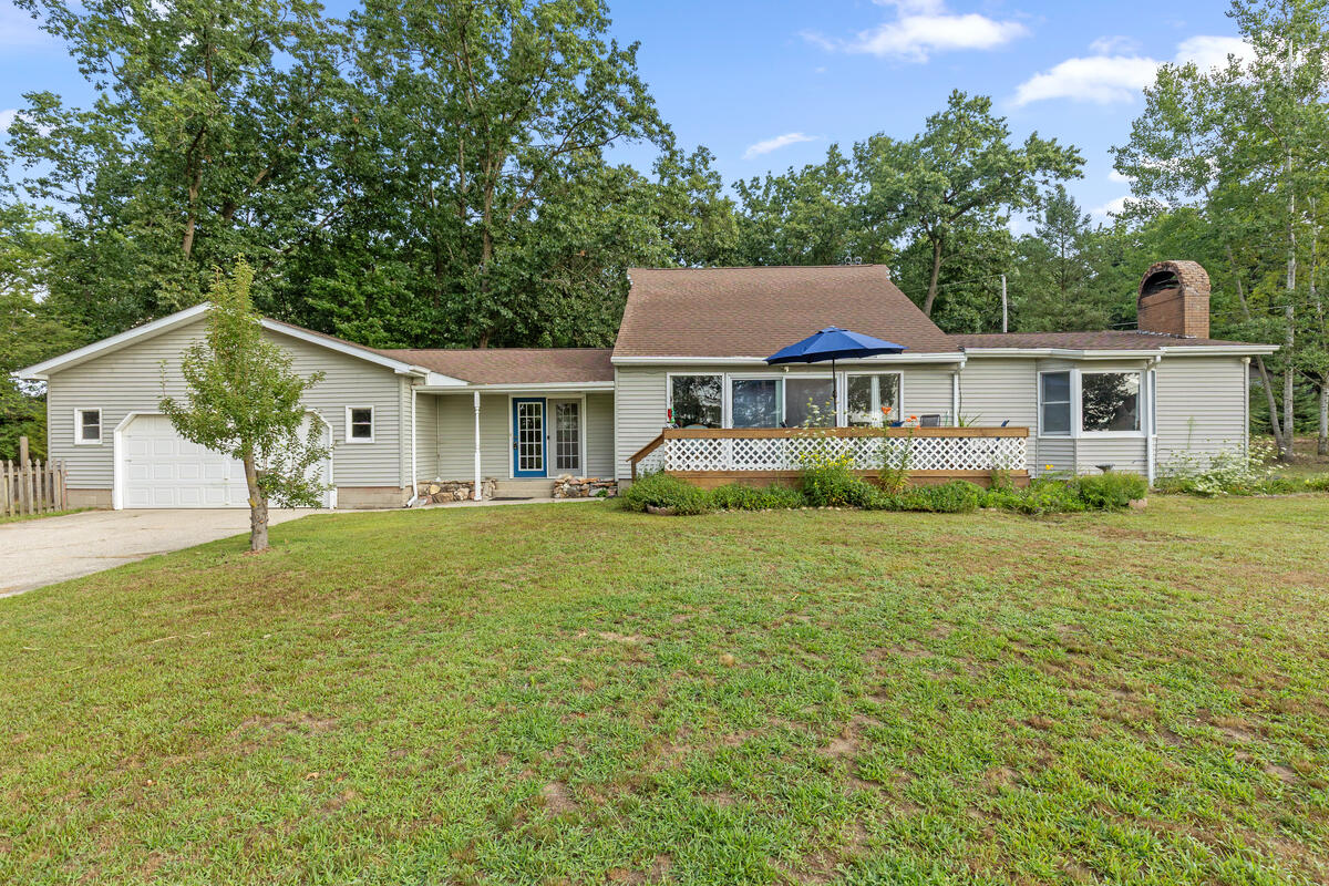 1st image of 3612 Holiday Dr, Greenville, MI 48838 | MLS# 70546717