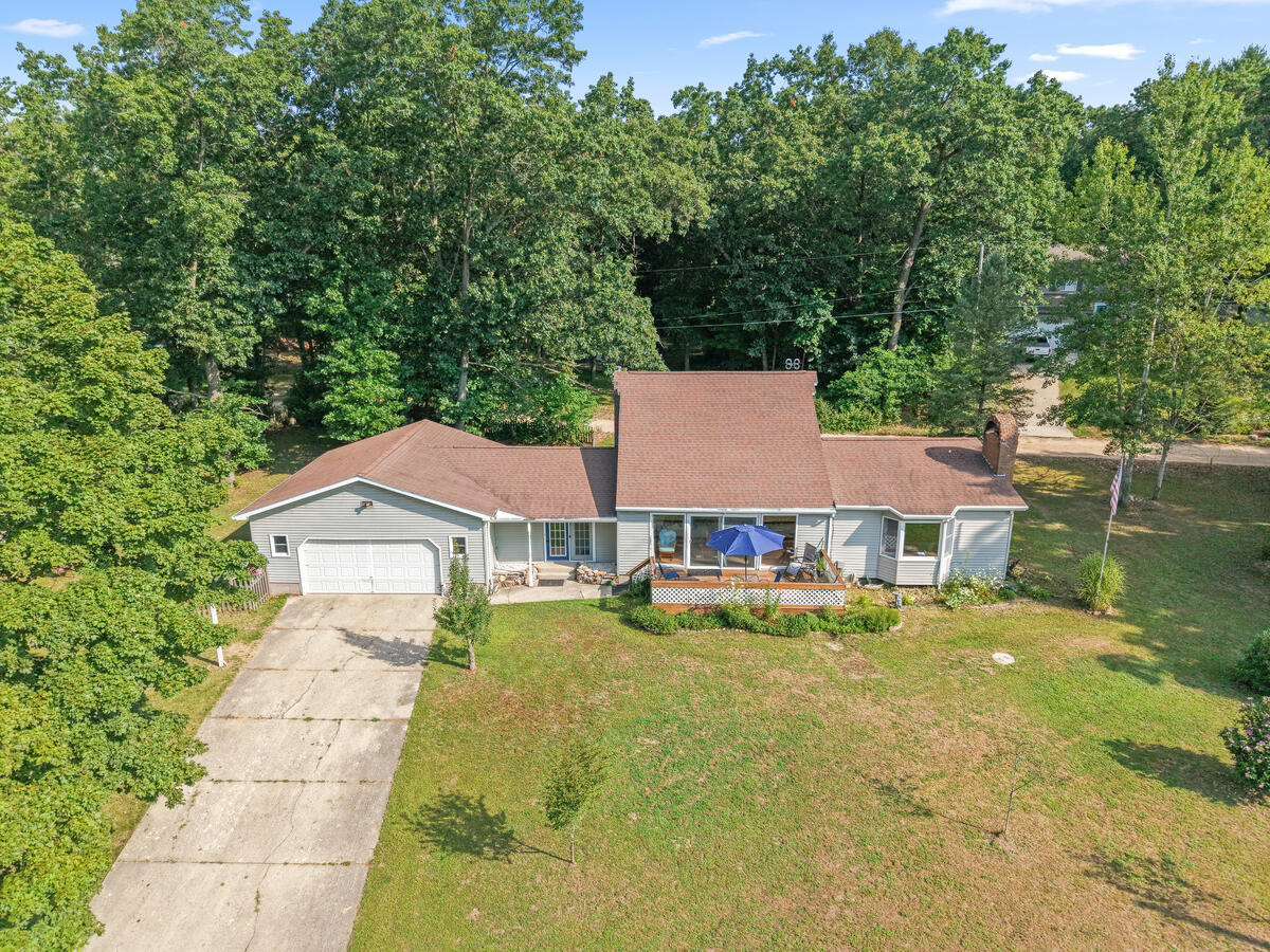 2nd image of 3612 Holiday Dr, Greenville, MI 48838 | MLS# 70546717