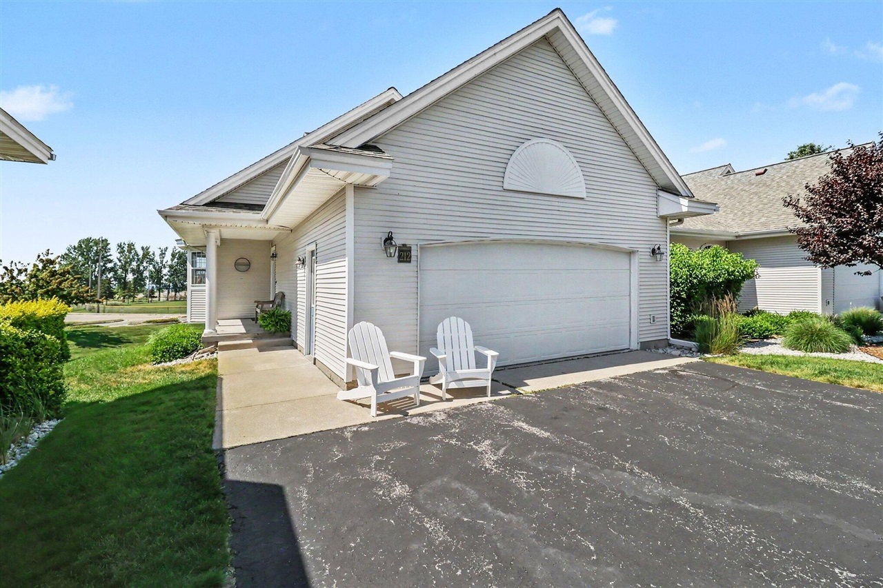 1st image of 212 Lighthouse Wy, Manistee, MI 49660 | MLS# 70546747