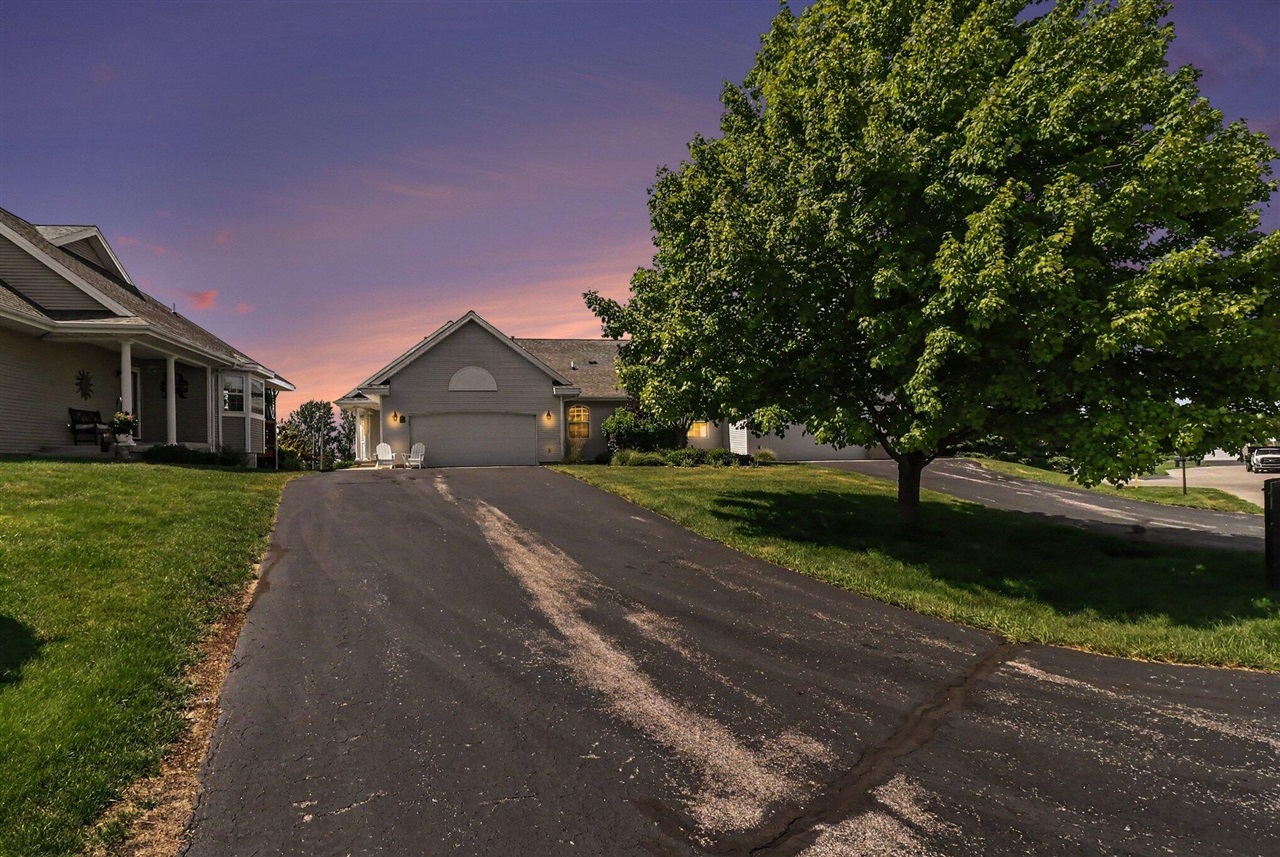 2nd image of 212 Lighthouse Wy, Manistee, MI 49660 | MLS# 70546747