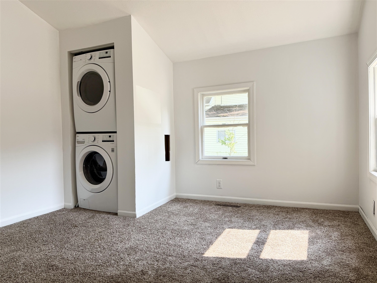 3rd image of 1304 Pearl St, Lake Odessa, MI 48849 | MLS# 70546768